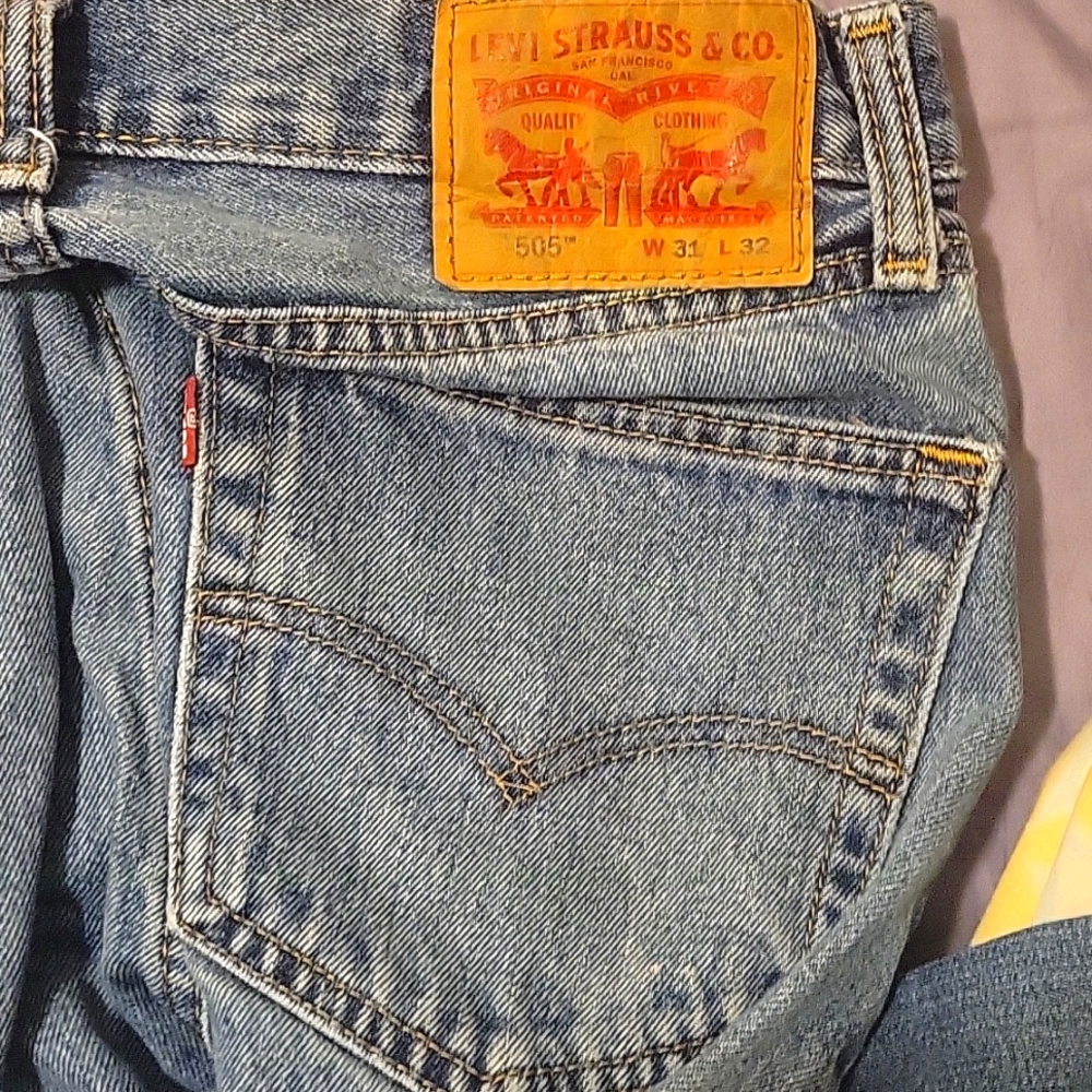 Levi's 505 worn to a comfort jeans size 32/32.